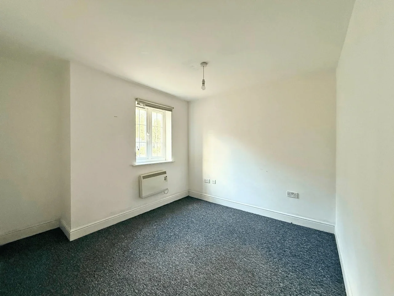 Flat Tanner Street in Greater London