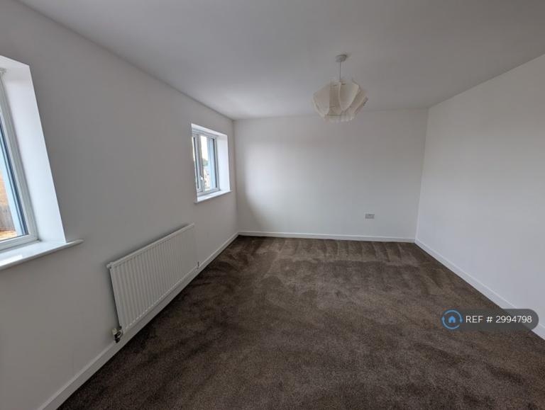 House Flying Fox Crescent in Doncaster