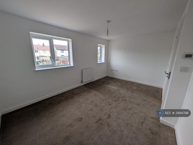 House Flying Fox Crescent in Doncaster