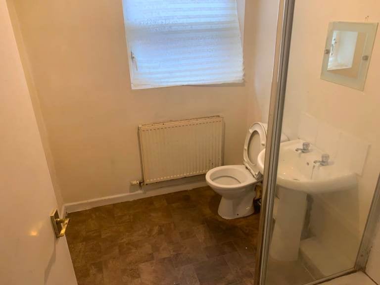 Flat Walmersley Road in Bury