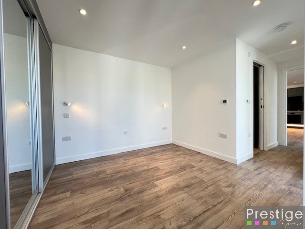 Flat Brent Street in Greater London
