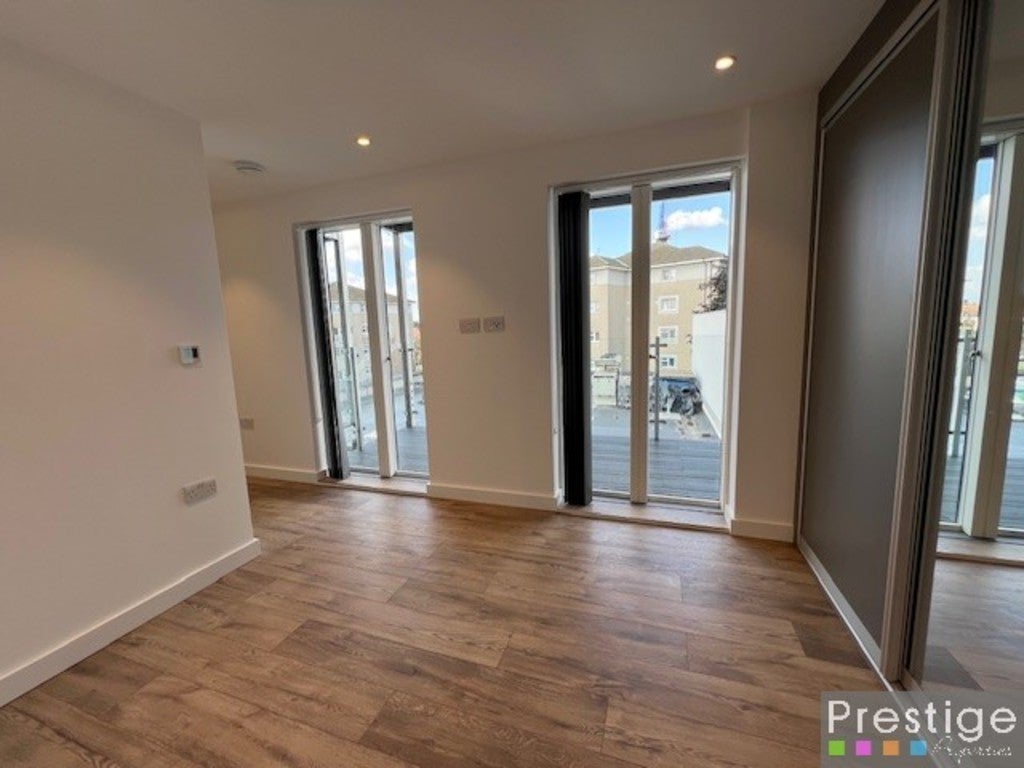 Flat Brent Street in Greater London