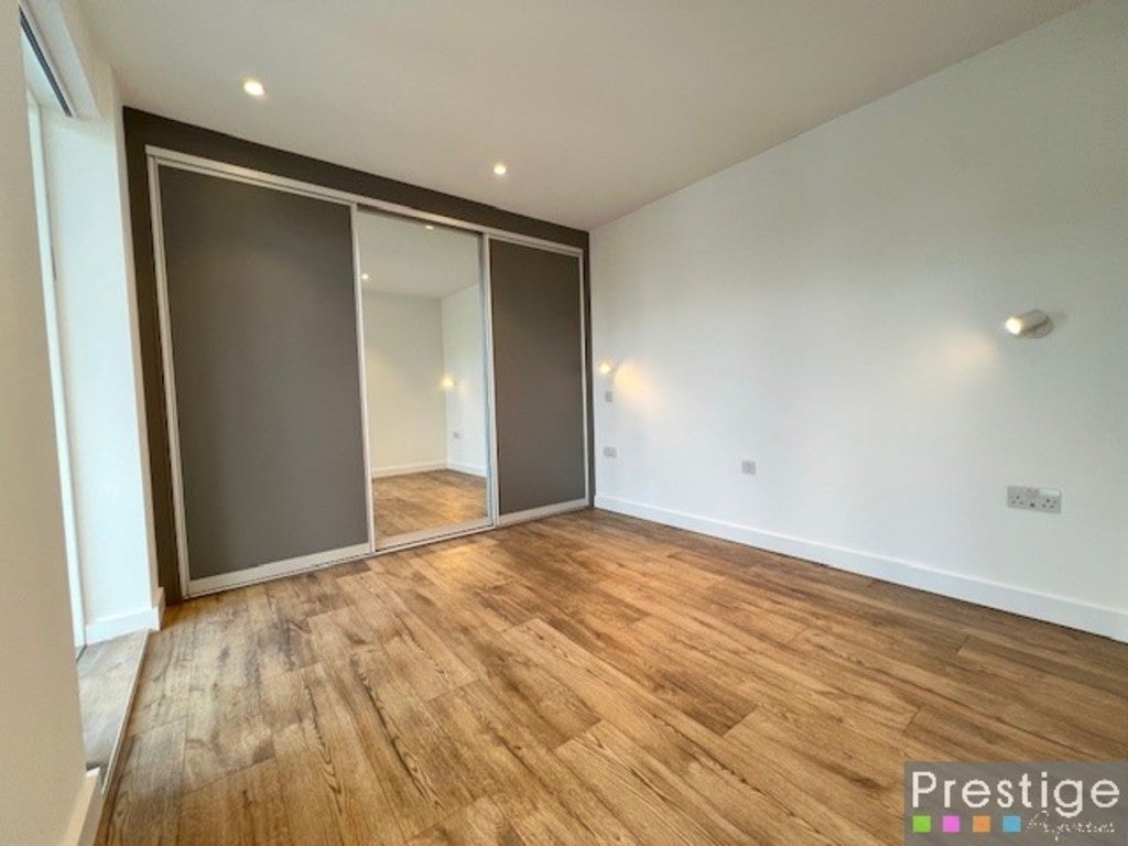 Flat Brent Street in Greater London