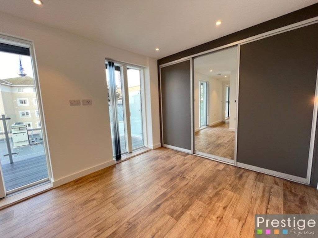 Flat Brent Street in Greater London