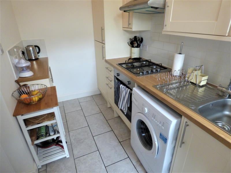 Flat Waldegrave Road in Greater London