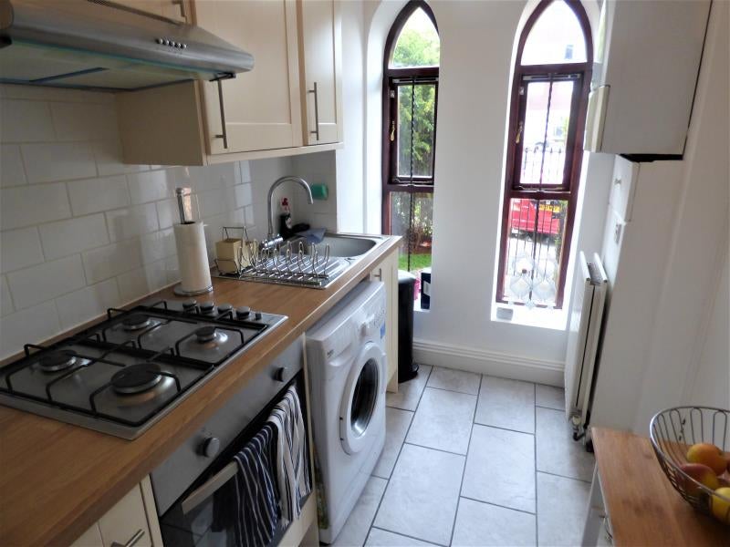 Flat Waldegrave Road in Greater London