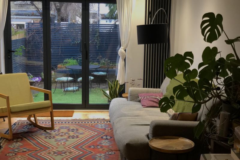 Room Cassiobury Road in Greater London