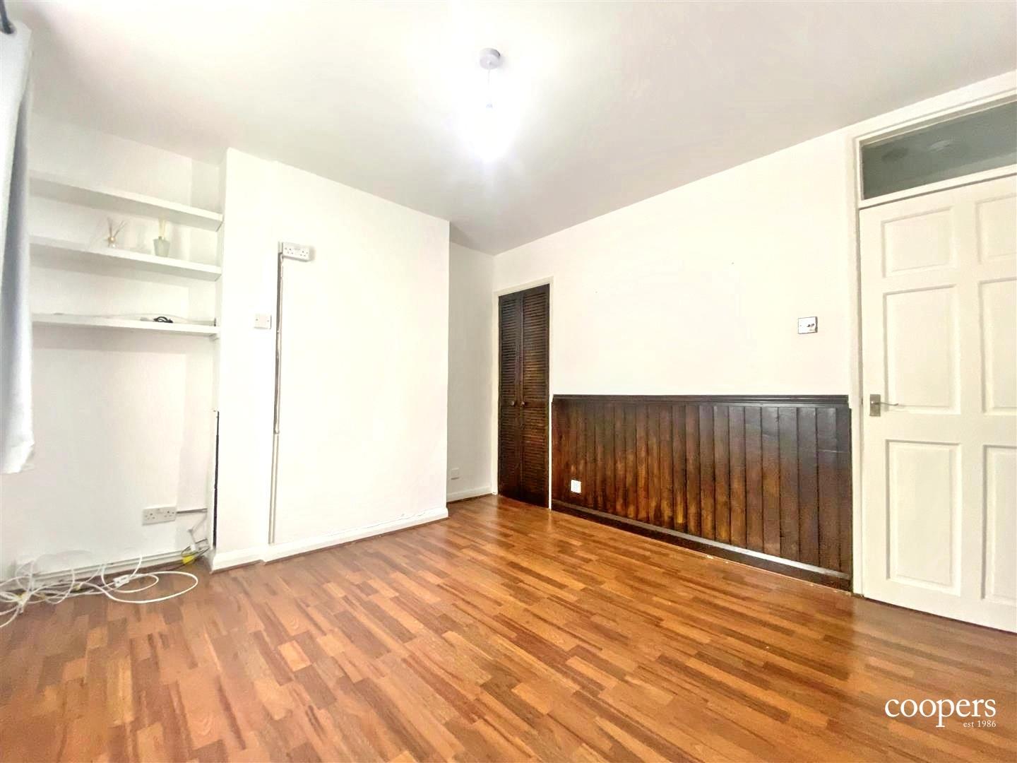 House Connaught Close in Greater London
