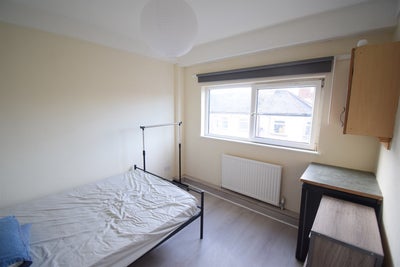 Room Penarth Road in Cardiff