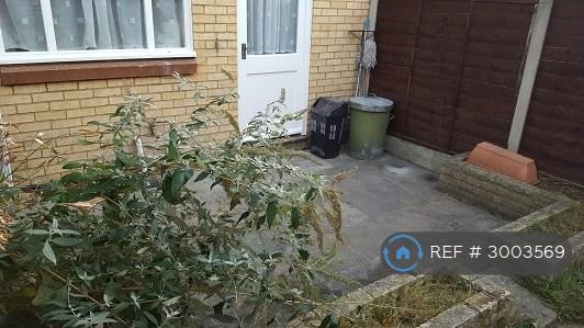 House Cranberry Lane in Greater London