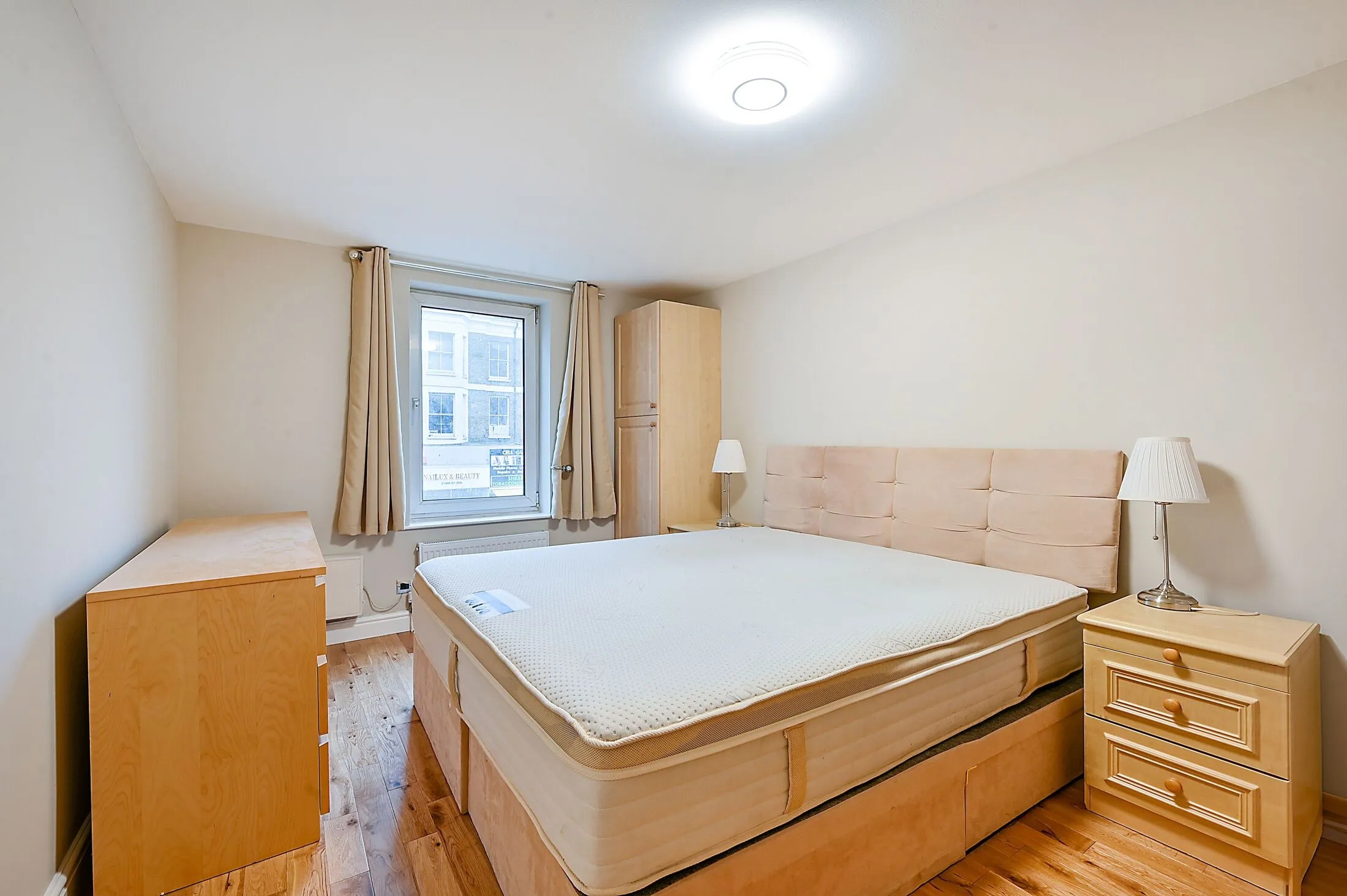 Flat Bourne Place in Greater London