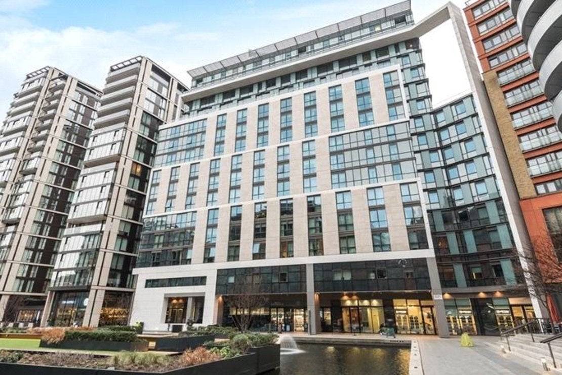 Flat Merchant Square in City of Westminster