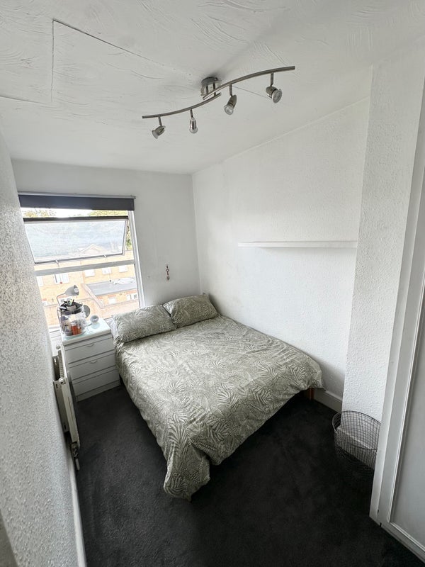 Room Brockley Road in Greater London