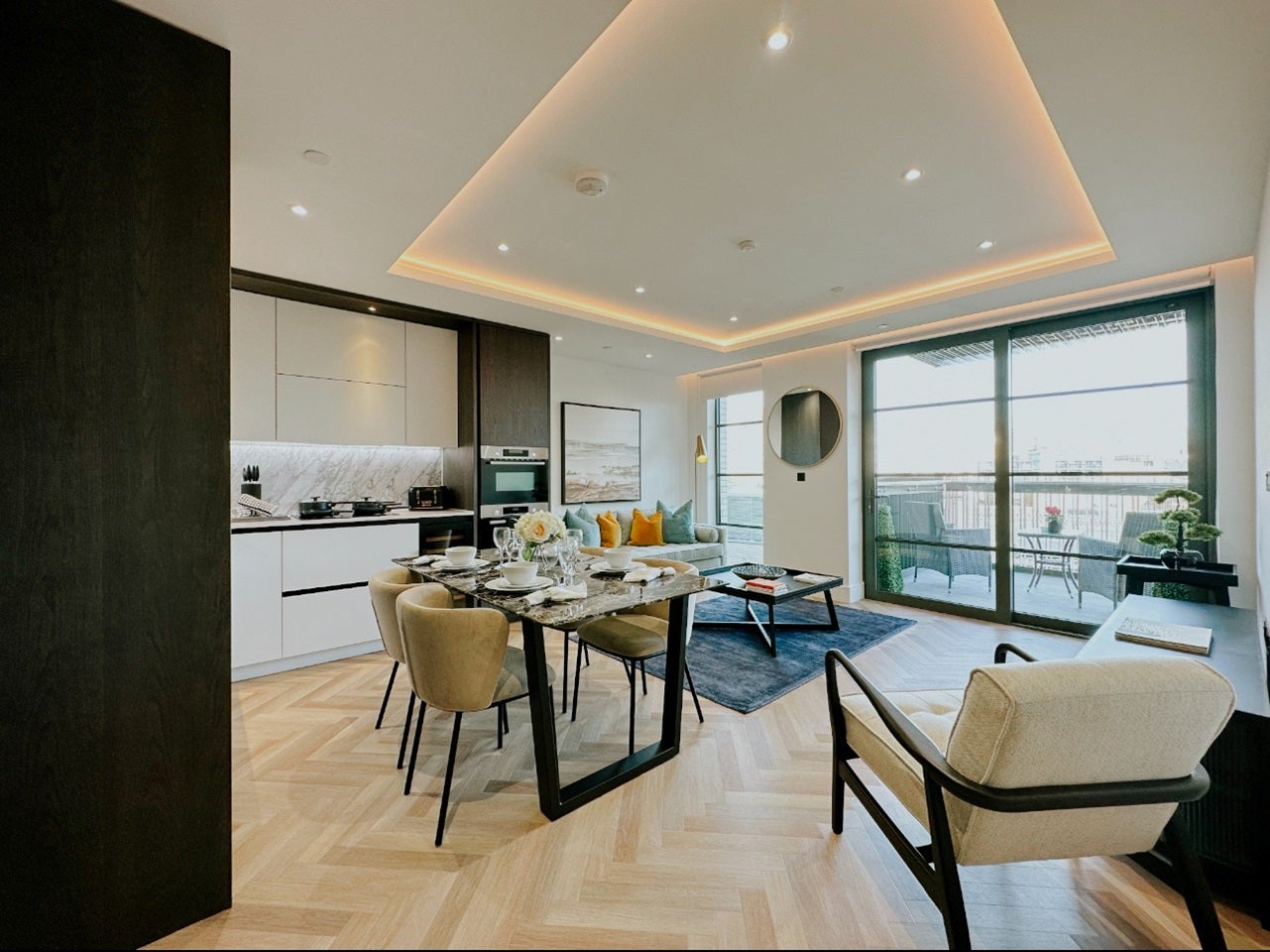 Flat Sawyer Street in Greater London