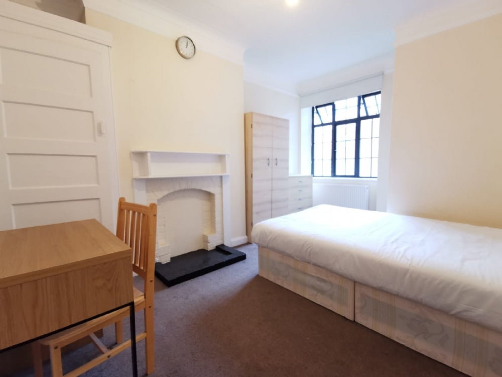 Flat Camden High Street in Greater London