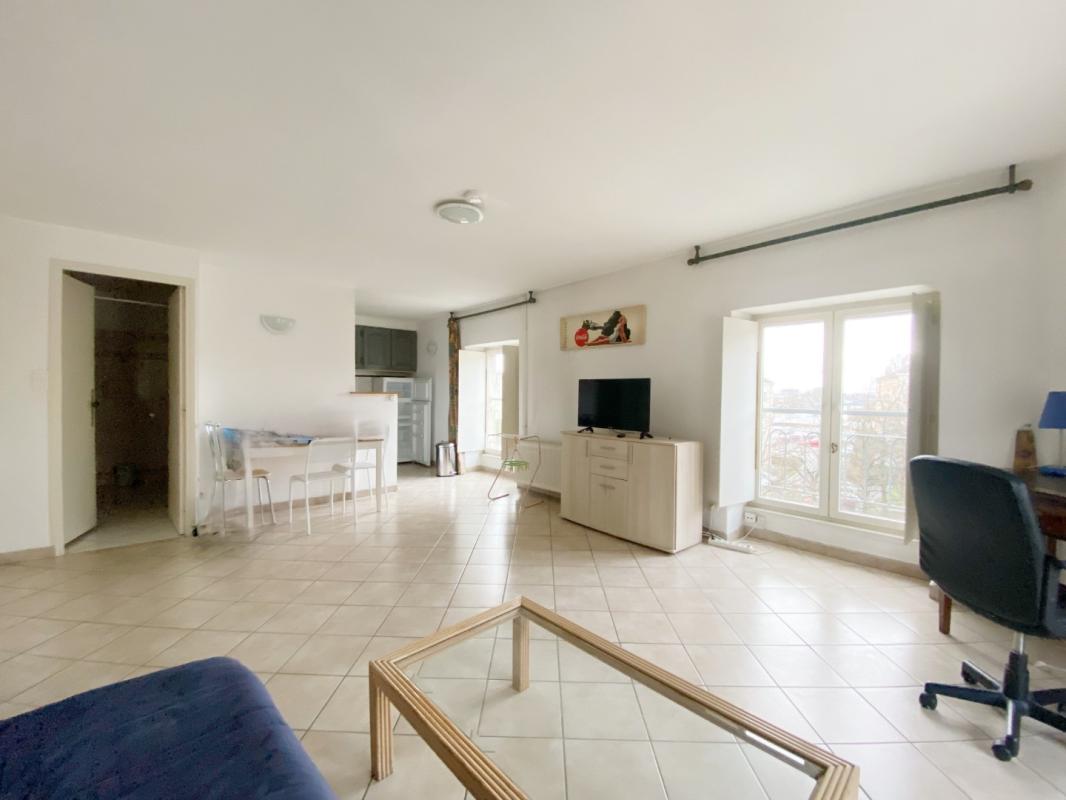Appartement Rue de la Poissonnerie à Chalon-sur-Saône