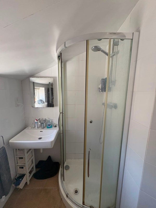 Room Bramfield Road in Greater London