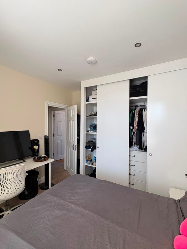 Room Bramfield Road in Greater London