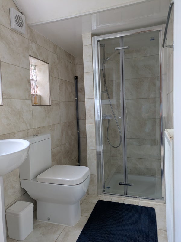 Room Benthal Road in Greater London