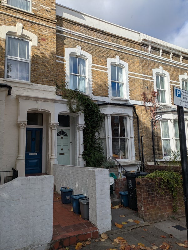 Room Benthal Road in Greater London