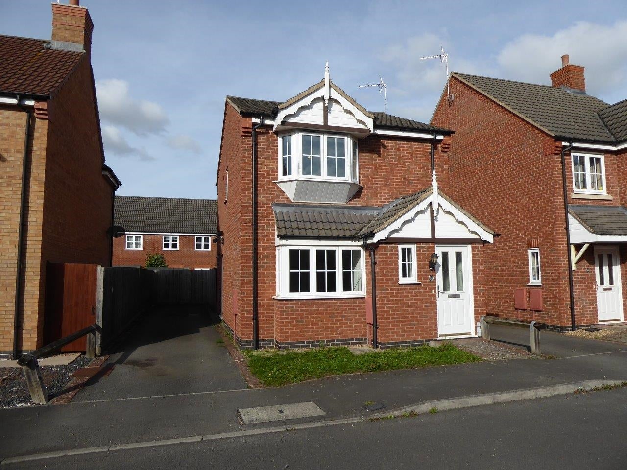 House Giles Road in South Holland