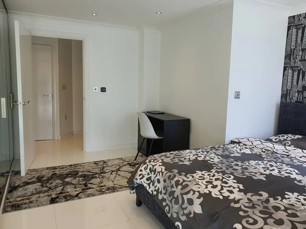 Flat Goldsworth Road in Woking