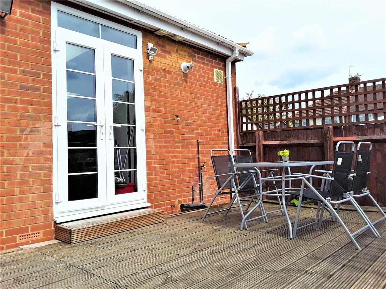Room Cavendish Avenue in Greater London