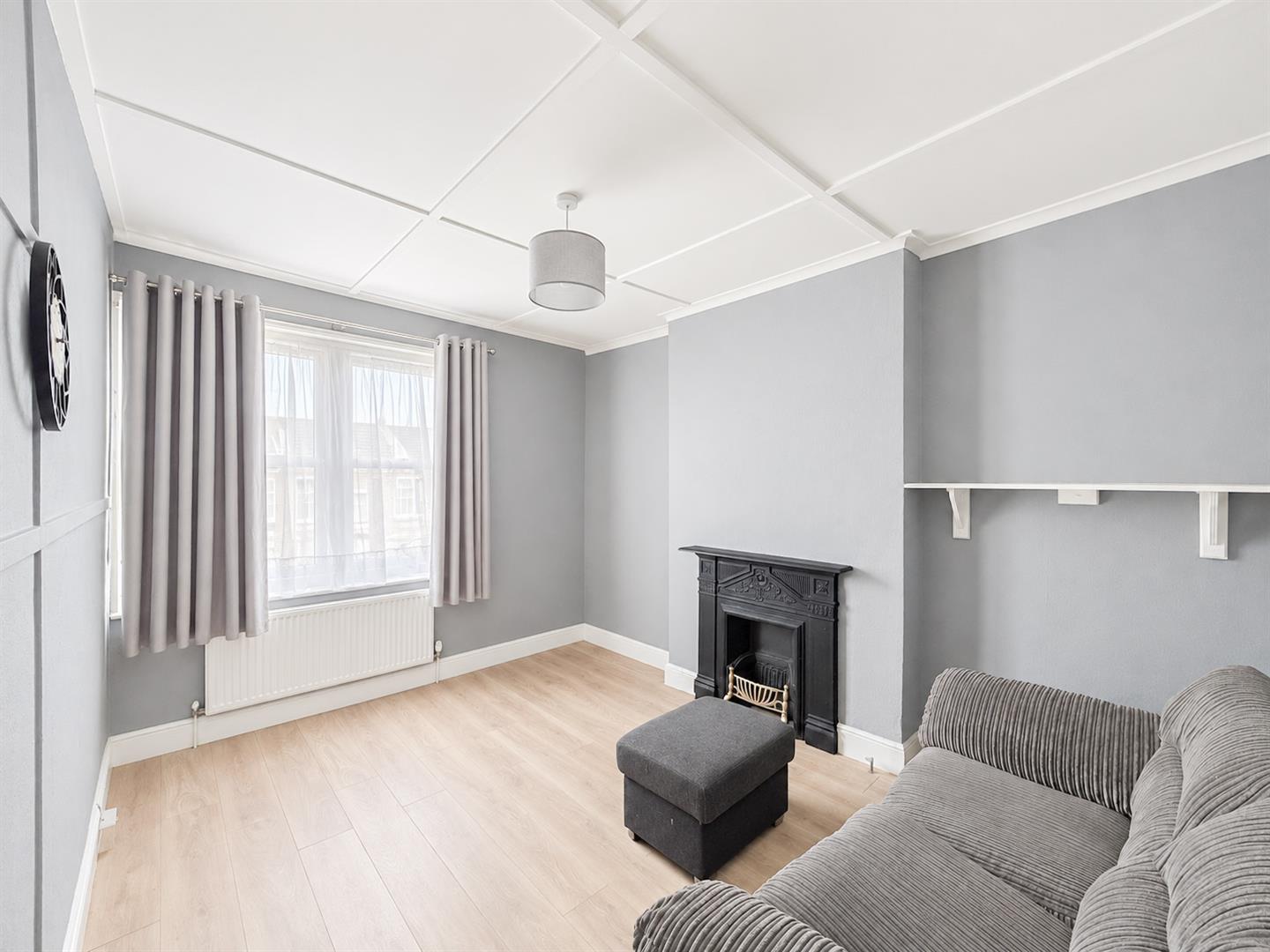 Flat London Road in Rother