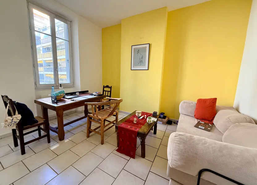 Flat Rue d'Antrechaus in Toulon