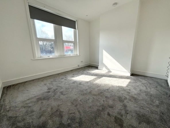 Flat Westcott Place in Swindon
