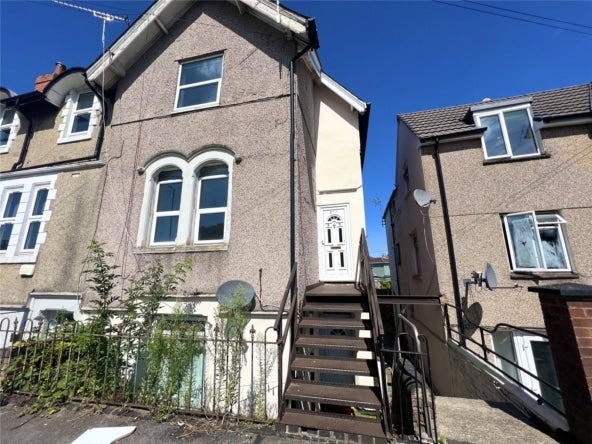 Flat Westcott Place in Swindon