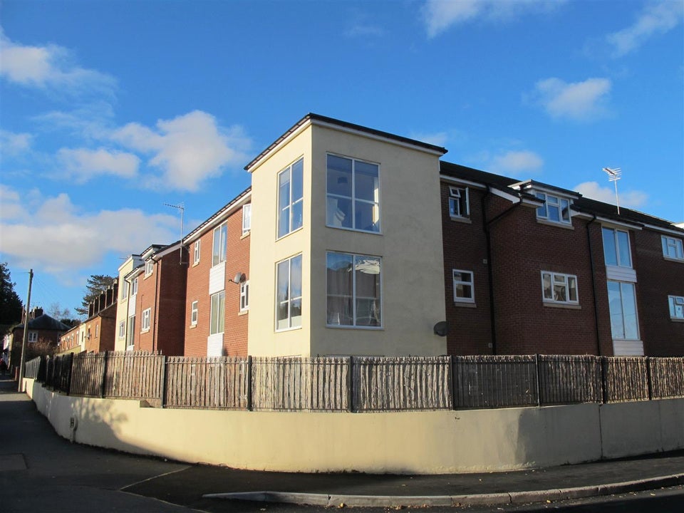 Flat Ryelands Road in Leominster
