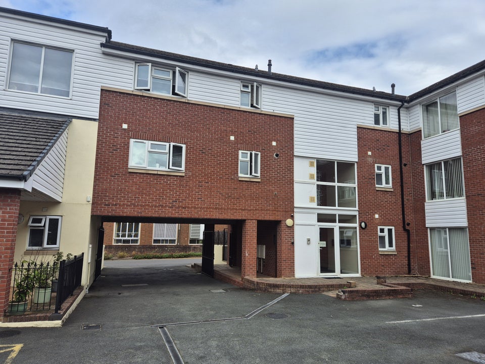 Flat Ryelands Road in Leominster