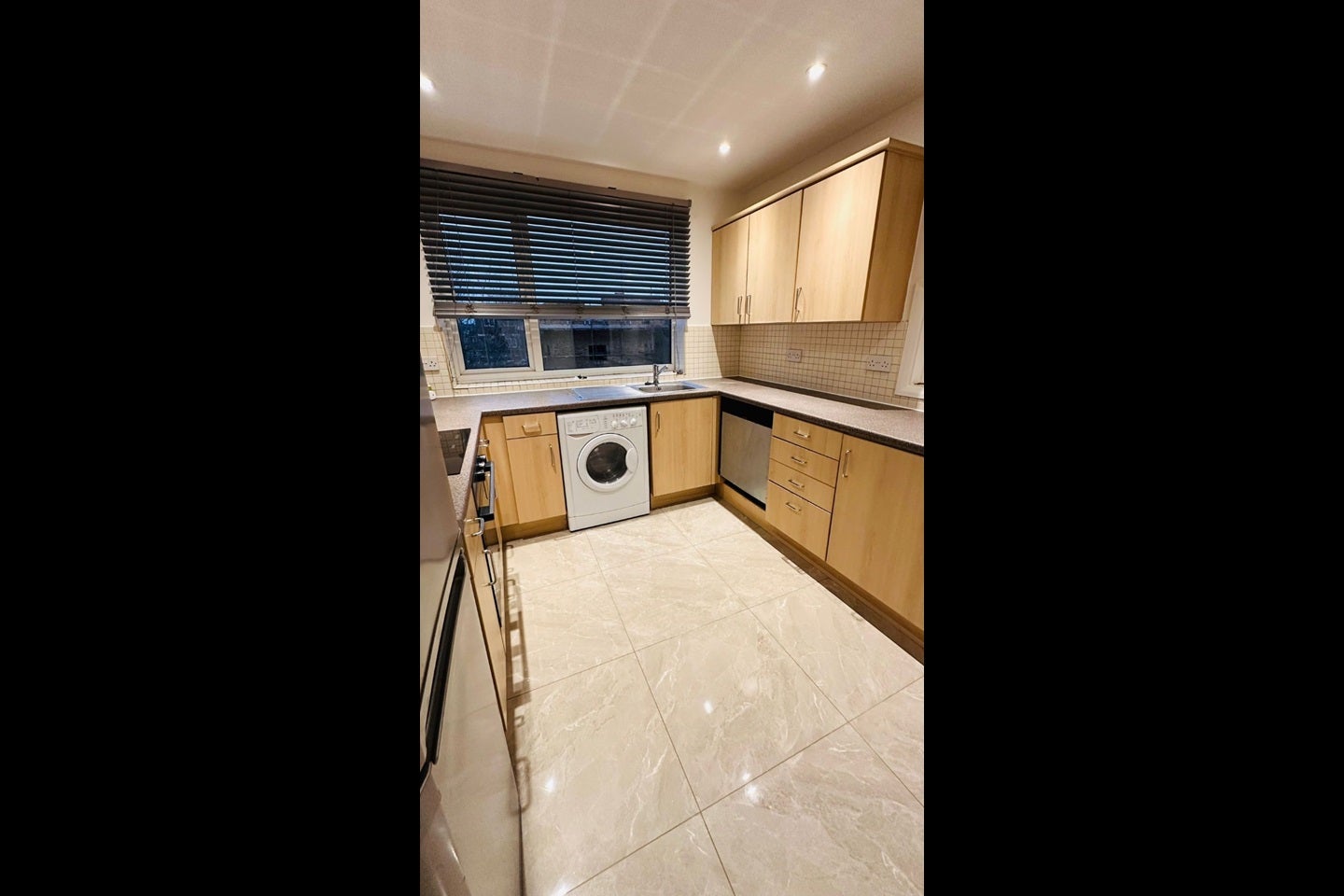 Flat Robinson's Close in Greater London