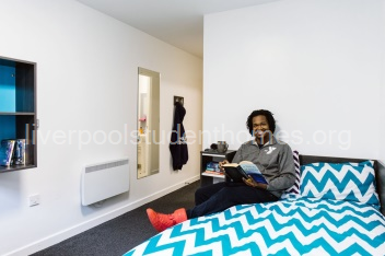 Room Shaw Street in Liverpool