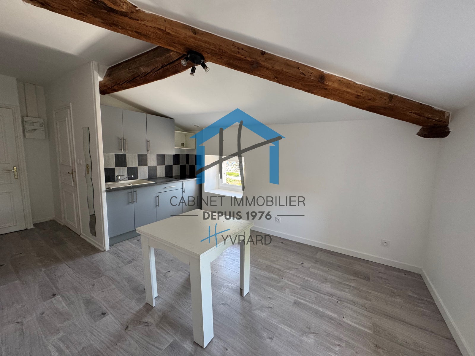 Flat Place Neyrand-Thiollière in Lorette