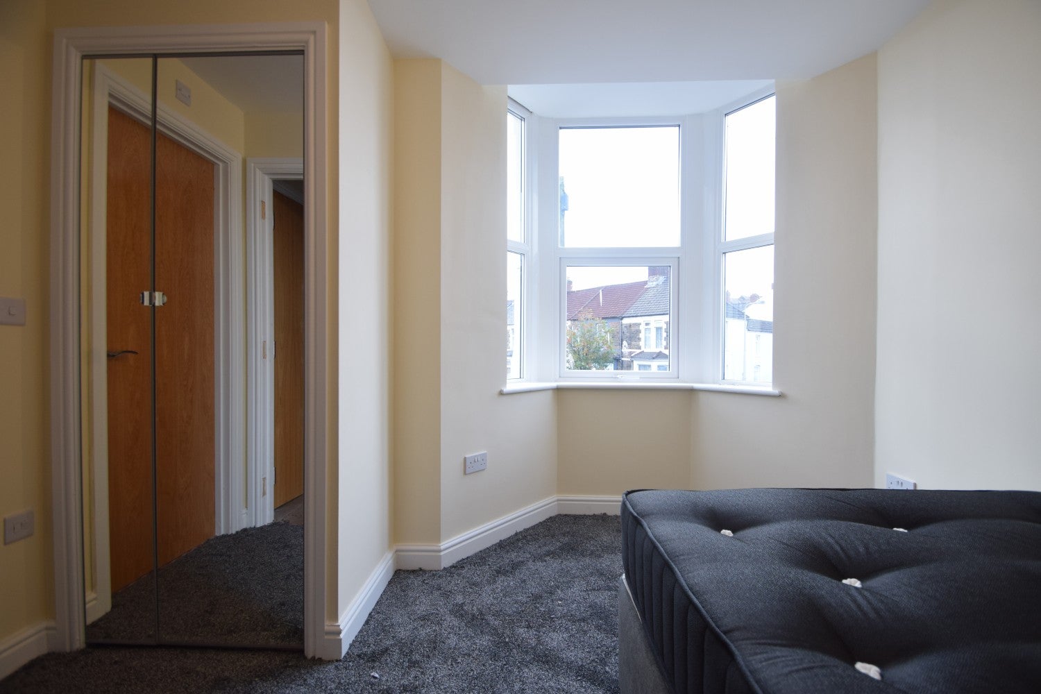 Flat Cathays Terrace in Cardiff