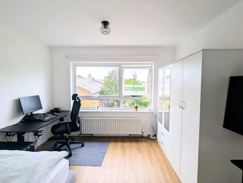 Room Garrick Close in Greater London