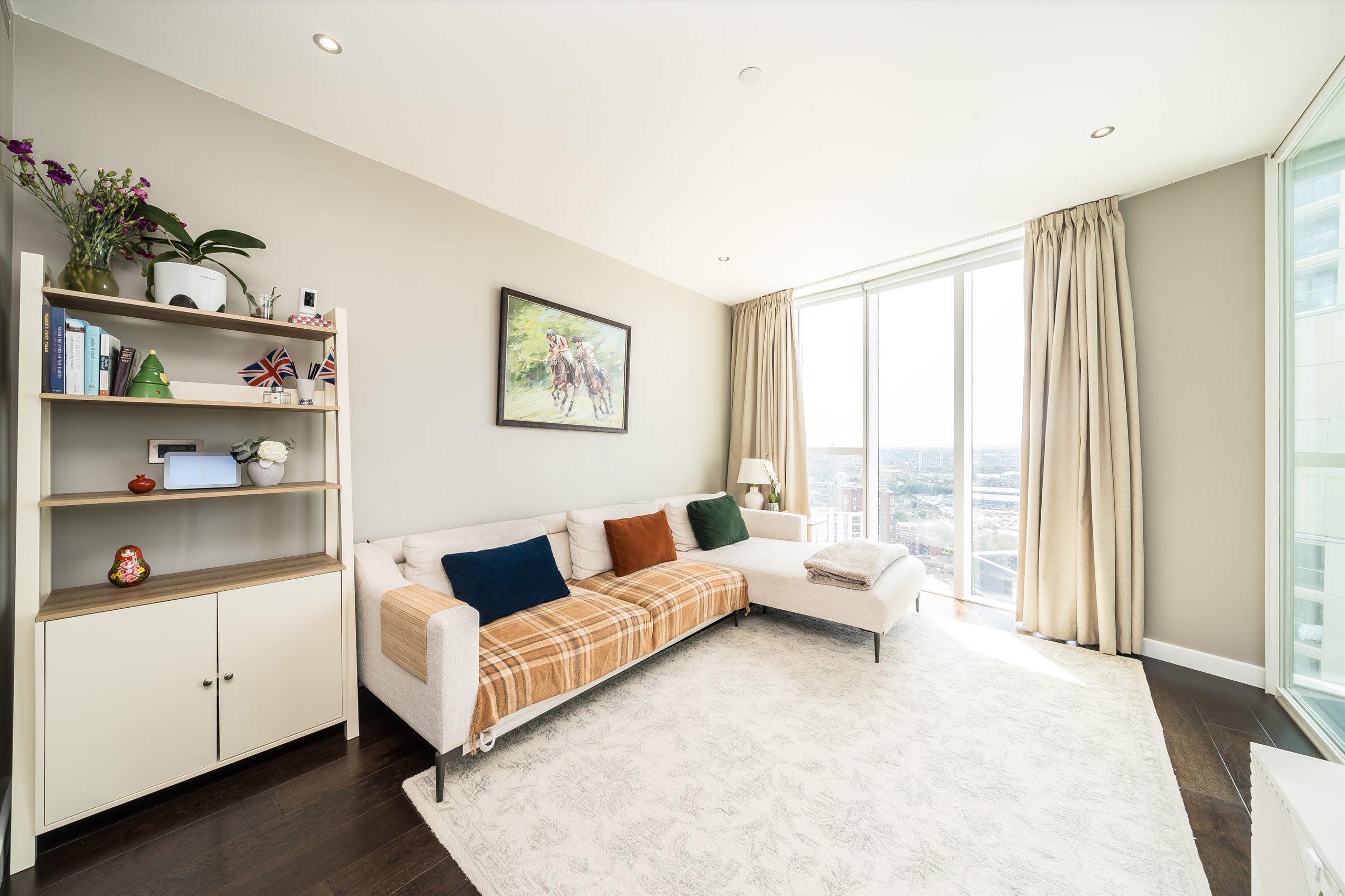 Flat Wyvil Road in Greater London