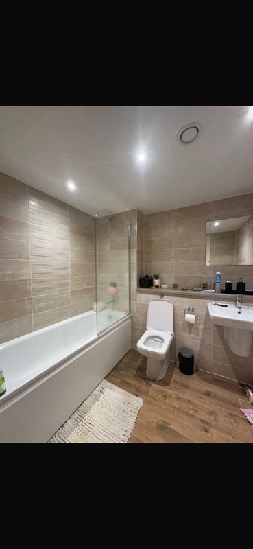 Room Pomona Strand in Trafford