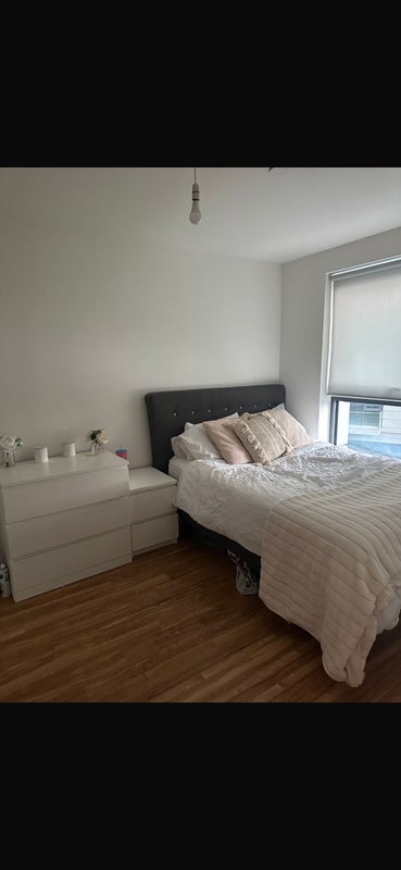 Room Pomona Strand in Trafford