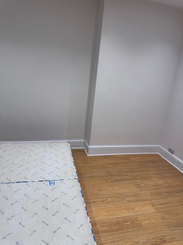 Room McLeod Road in Greater London