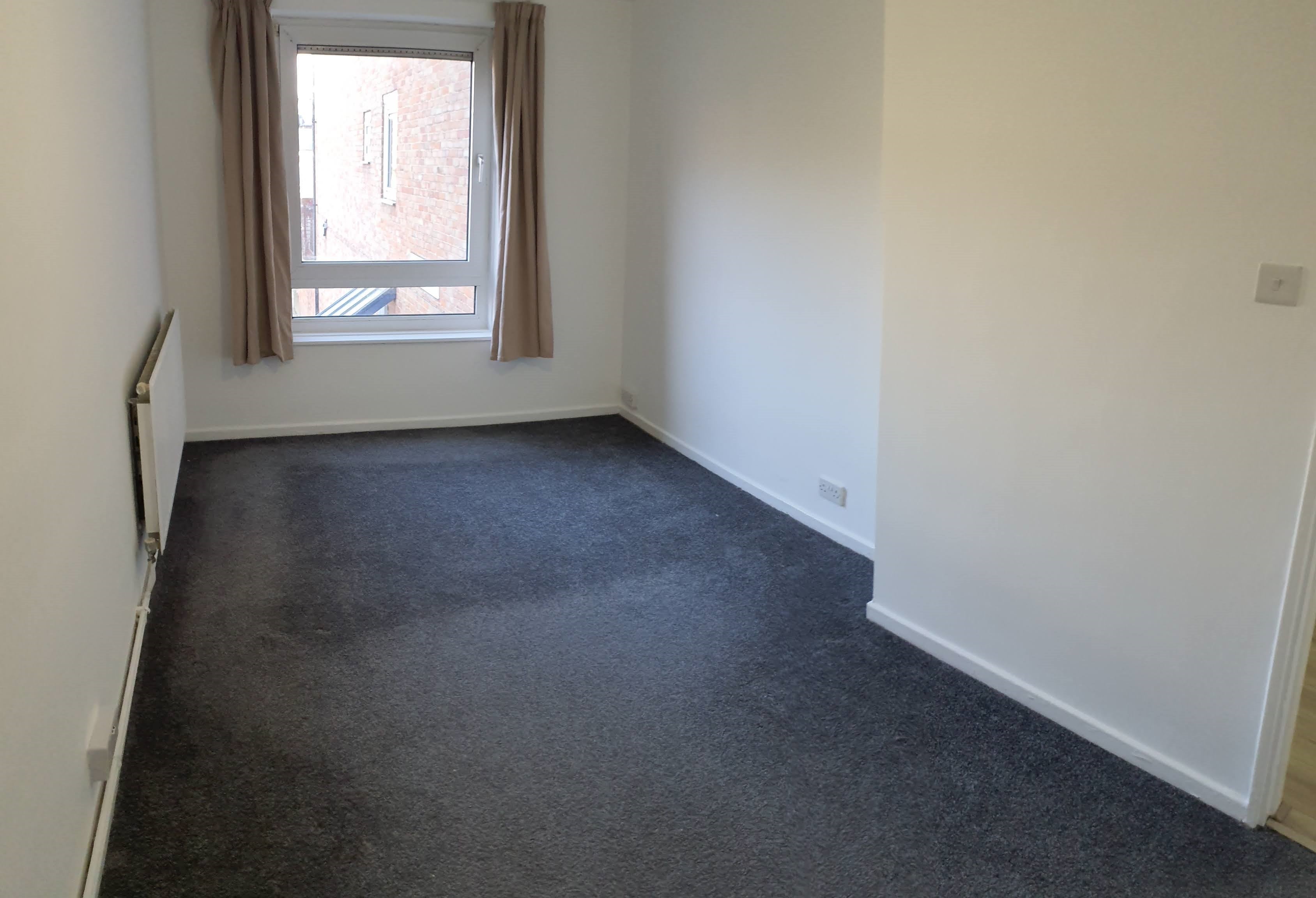 Flat Celandine Close in Greater London
