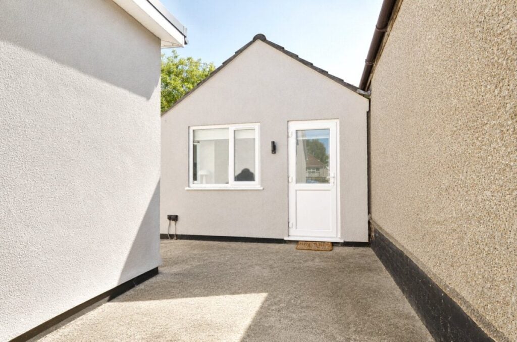 Flat Northville Road in Filton