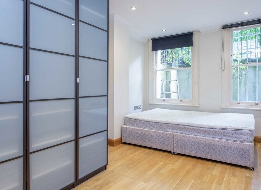 Flat Philbeach Gardens in Greater London