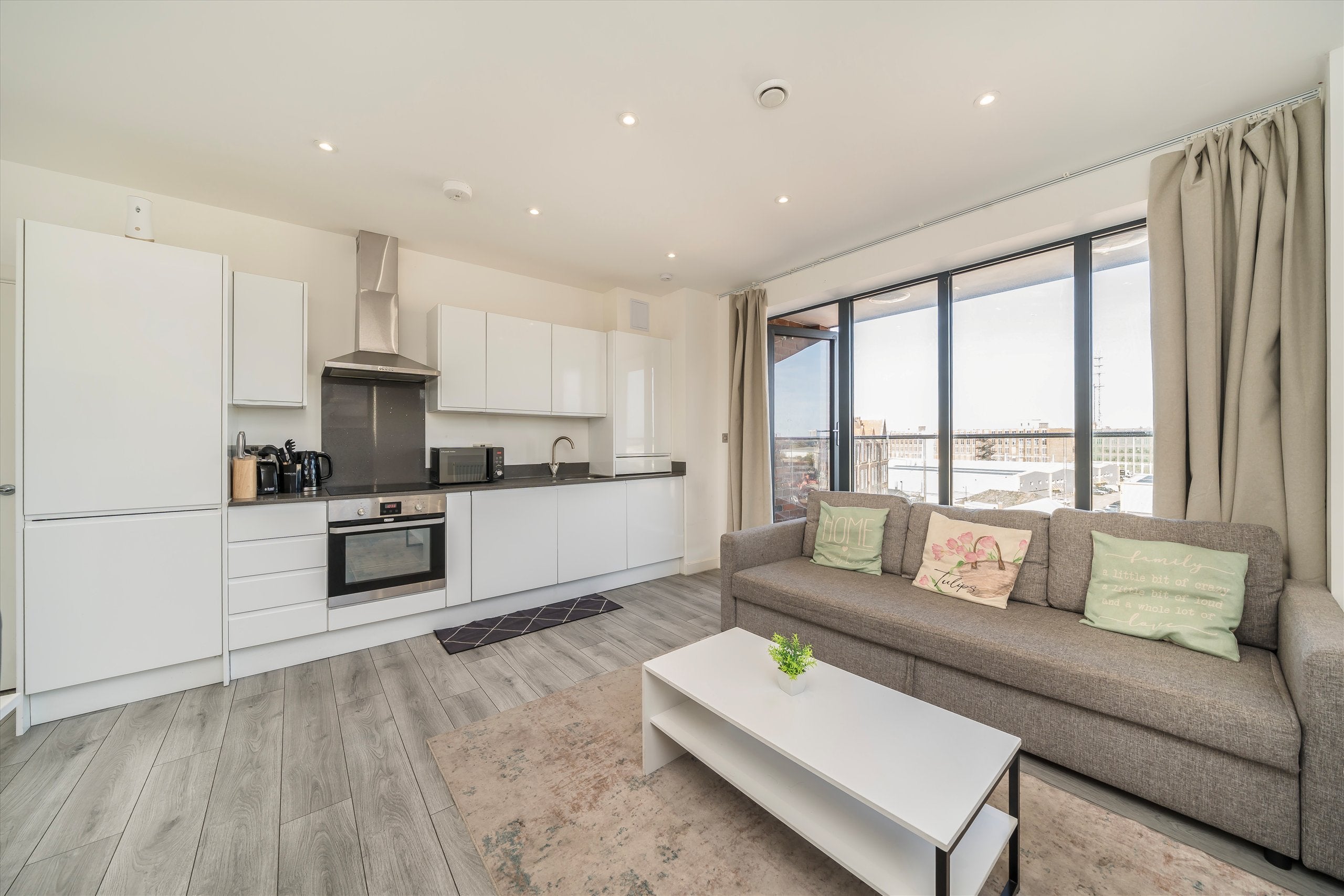 Flat Woolwich Road in Greater London
