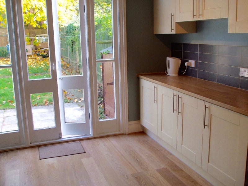 Room Cedar Road in Greater London