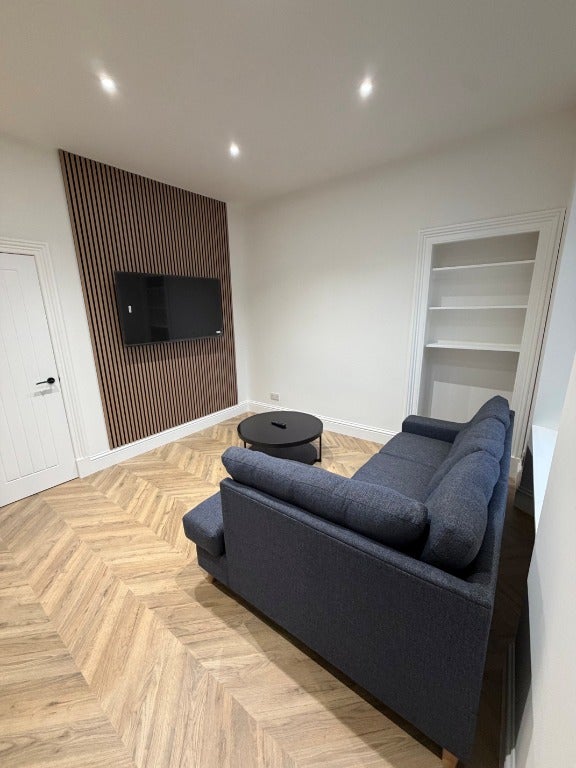 Flat Howburn Place in Aberdeen City