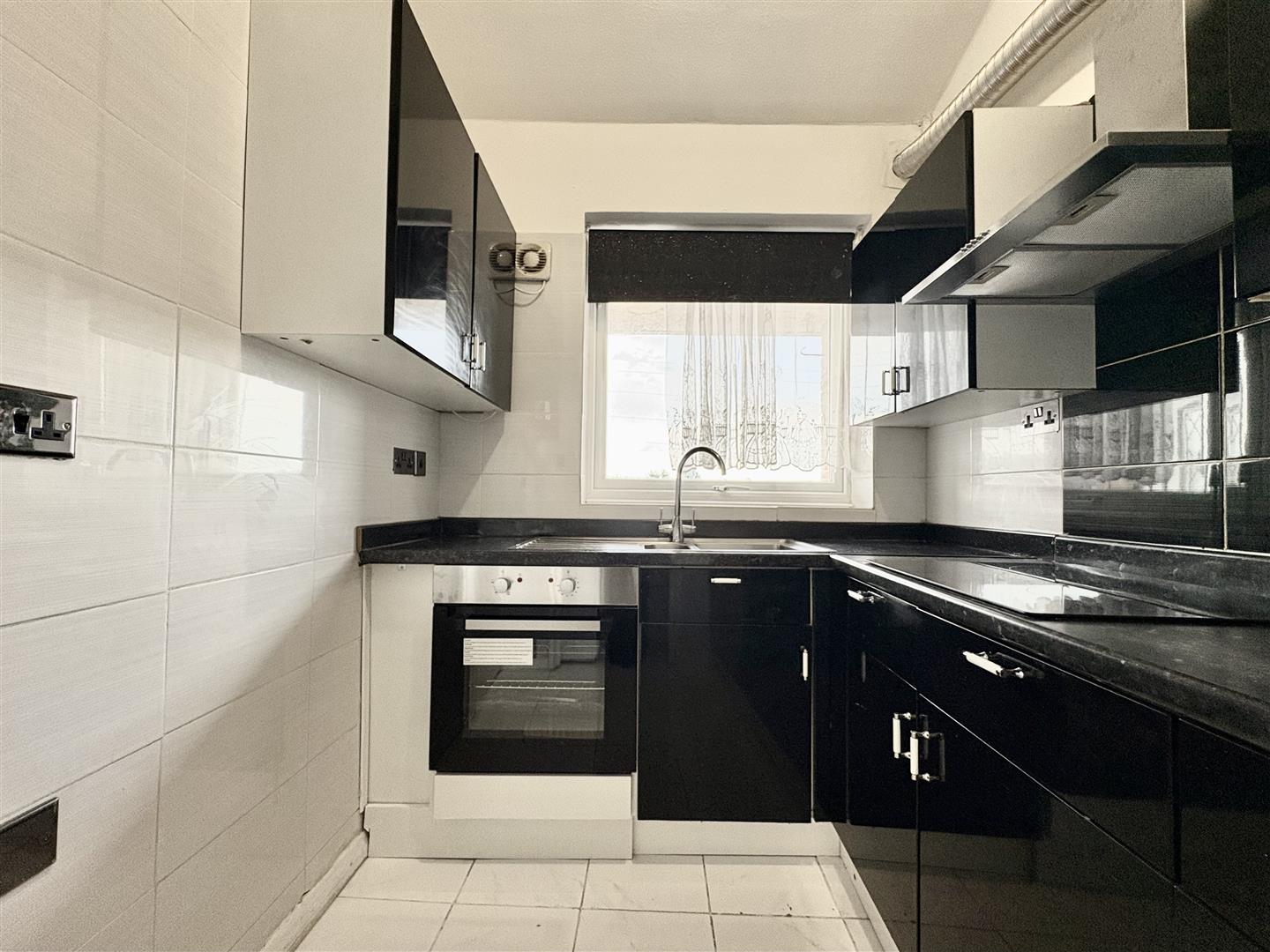 Flat Malvern Way in St Leonards