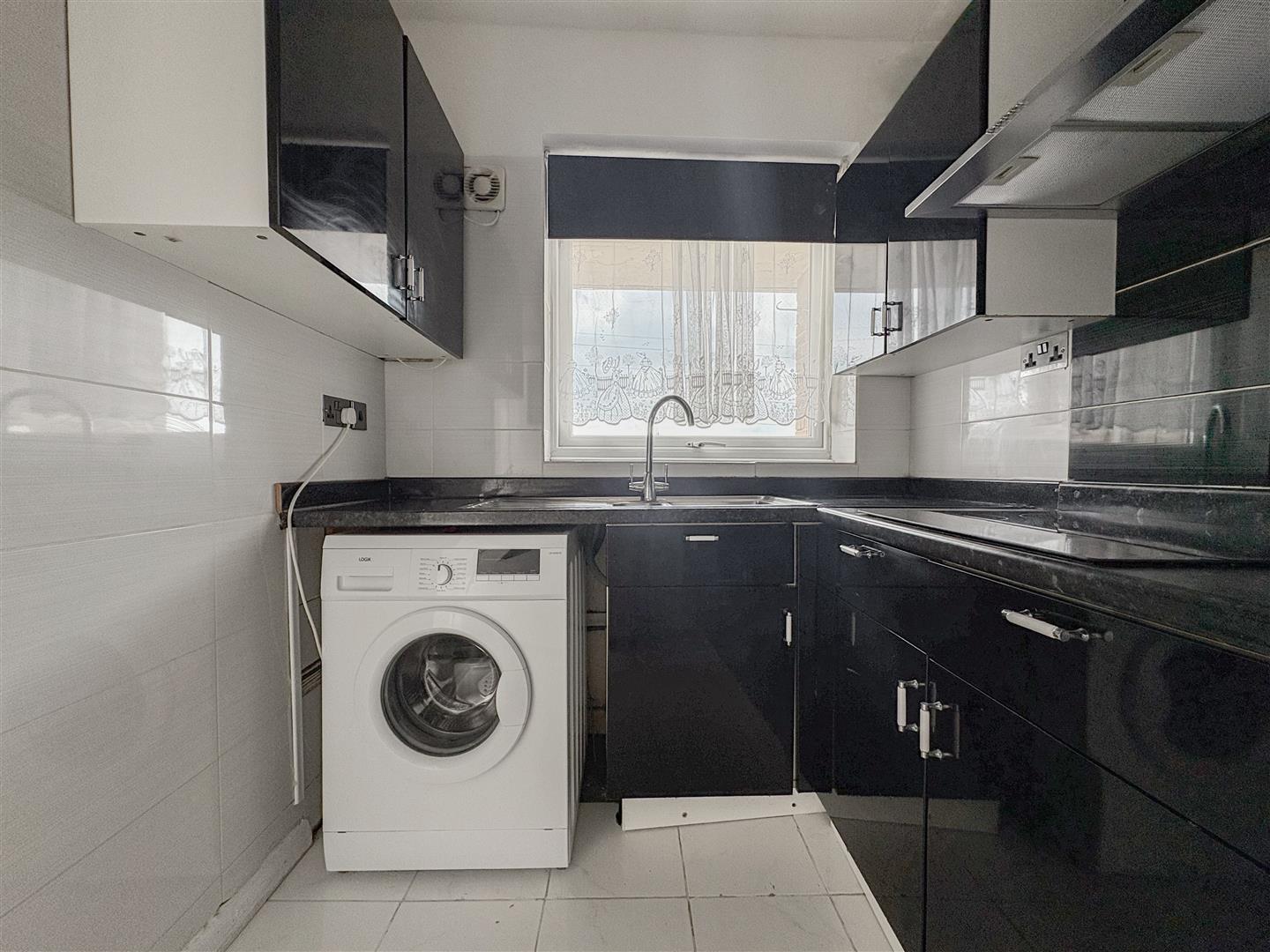 Flat Malvern Way in St Leonards